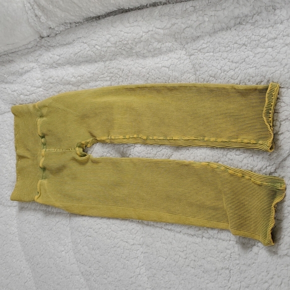 15. Free People High-Rise 7/8 Happiness Runs Leggings Sulfer Spring - Picture 6 of 12